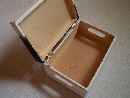 Maľovaná  drevená krabička so zimnou náladou