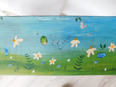 Lavička "Nesadať! Kvitnem..."