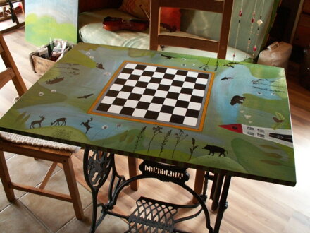 Šachový stôl pre hájnikovu ženu